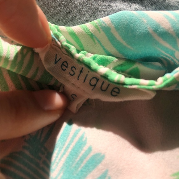 Vestique Green Palm Leaf Blouse – Tropical Summer Vibes, Size S - Picture 4 of 4
